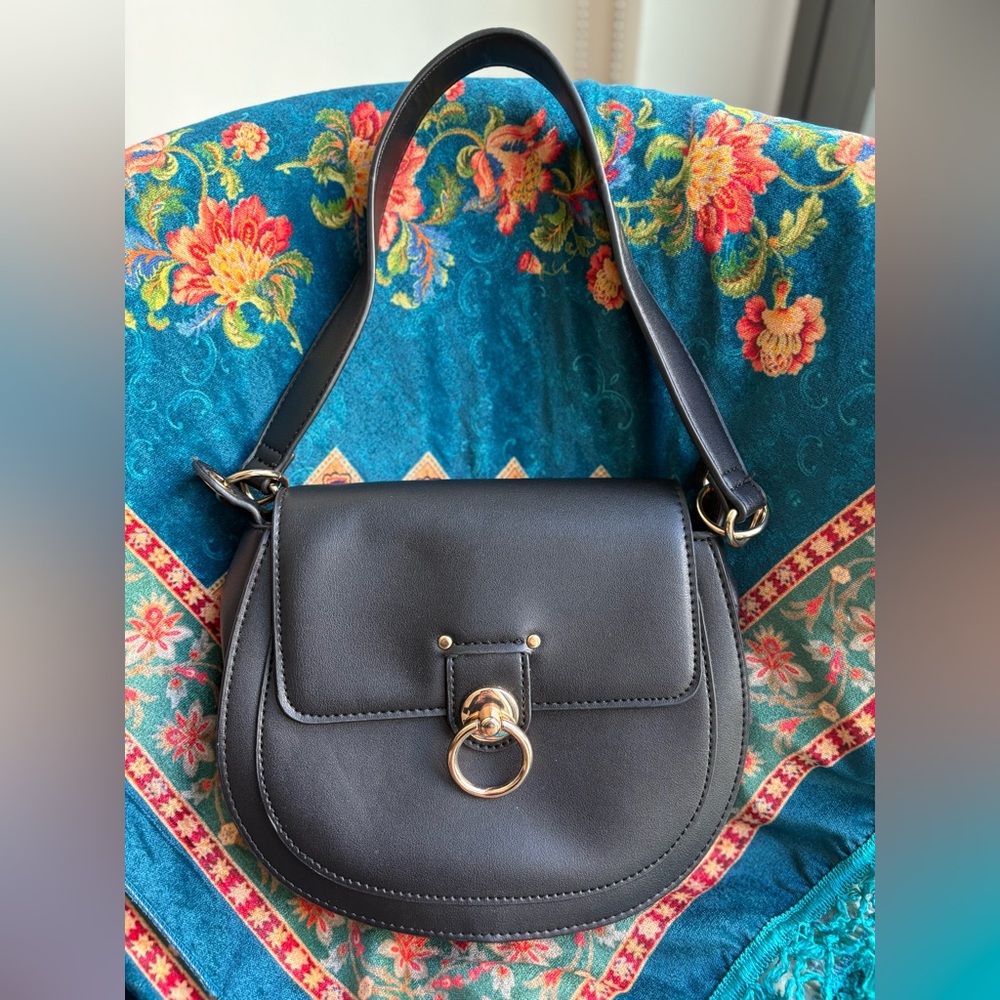 Badgley Mischka top handle saddle bag in black